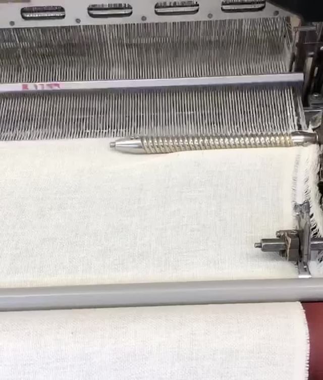 It’s always exciting to see a new quality on the loom! This fabric will join our AW 21/22 Fashion range this summer, and once milled, dyed and finished will be beautifully lofty and super soft, perfect for lightweight outerwear. Watch this space… #AW2122 #luxuryfabrics #clothmerchant #outerwear #autumnwinter #wool #choosewool #fashiondesigner #fabricofanation